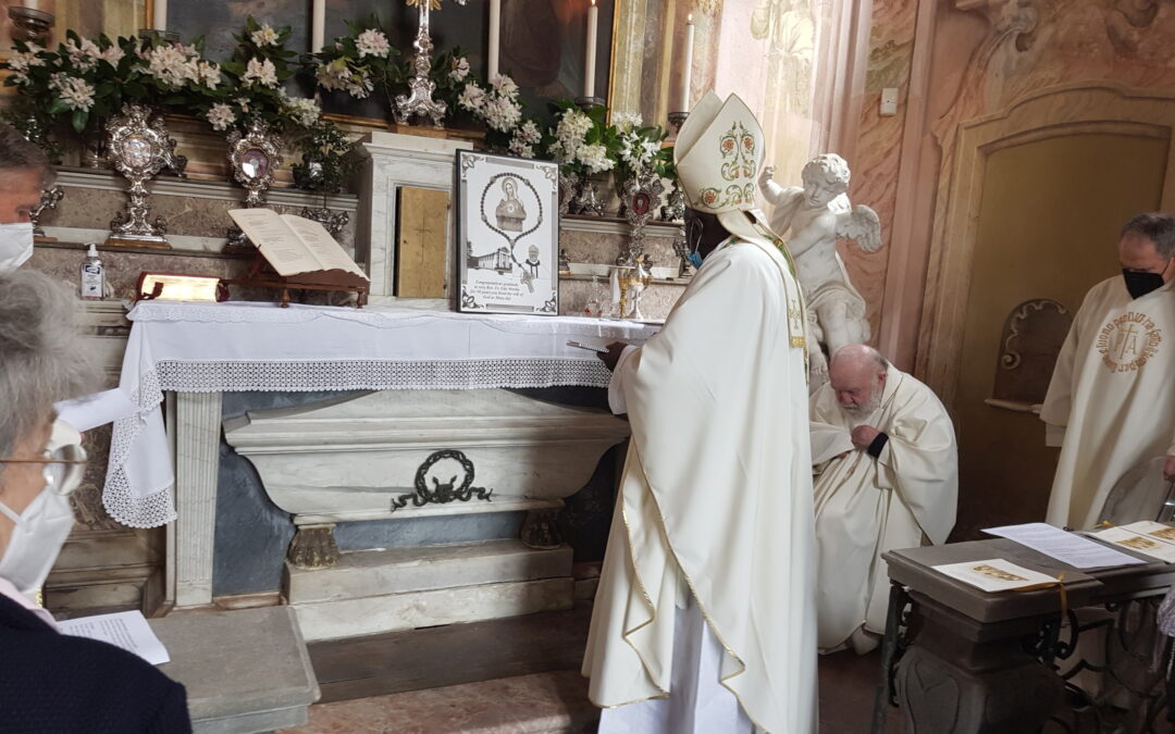 Festa in famiglia per i 50 anni di sacerdozio